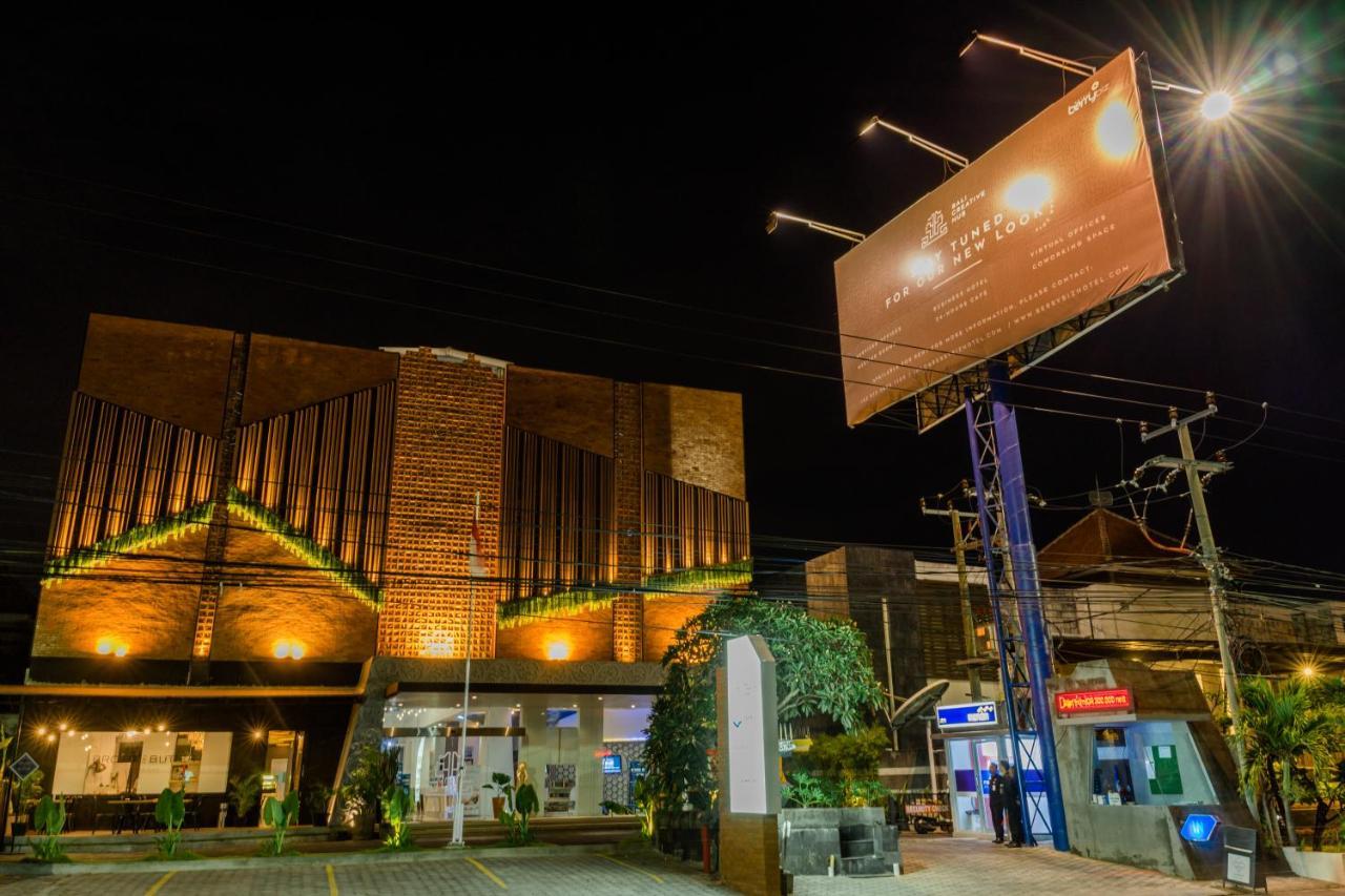 Berry Biz Hotel Sunset Road Seminyak  Bagian luar foto