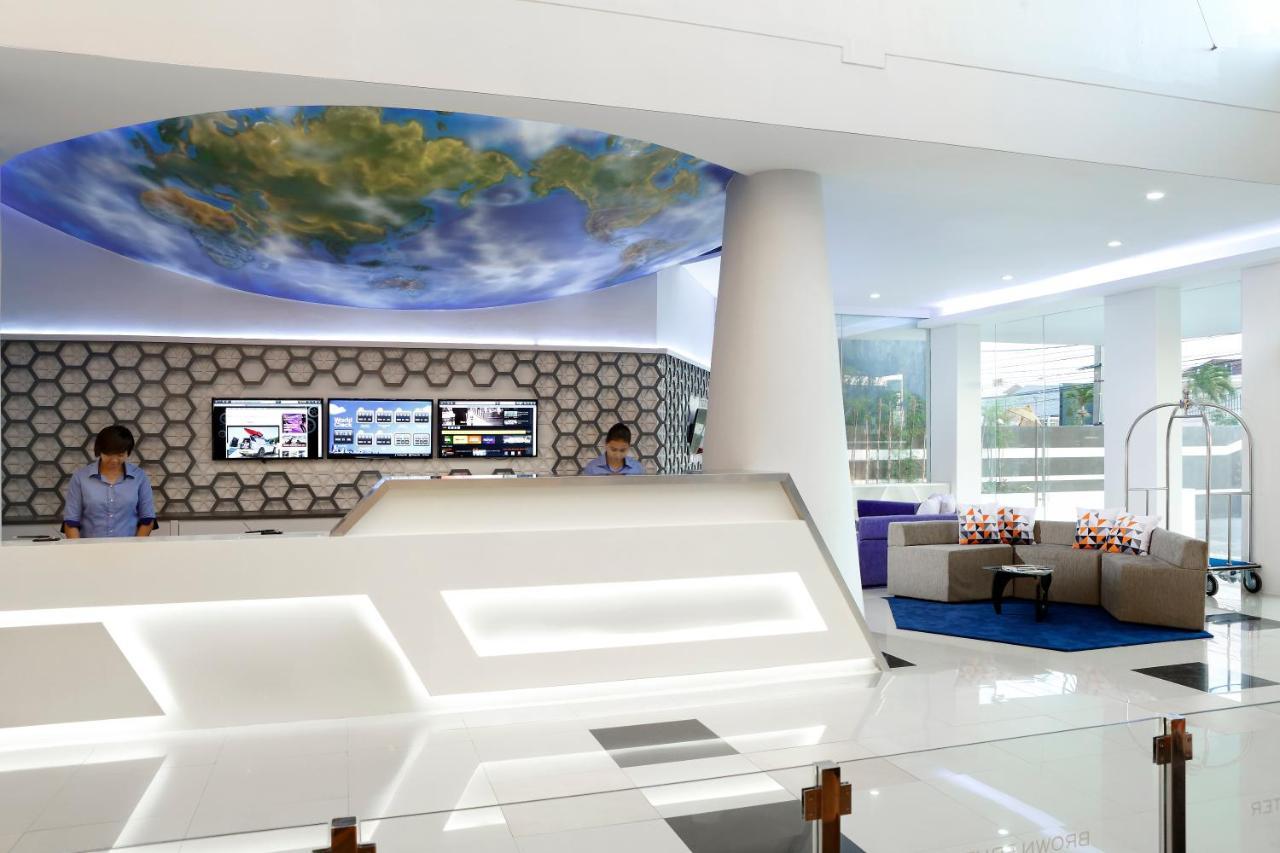 Berry Biz Hotel Sunset Road Seminyak  Bagian luar foto