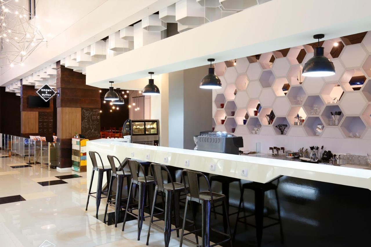 Berry Biz Hotel Sunset Road Seminyak  Bagian luar foto